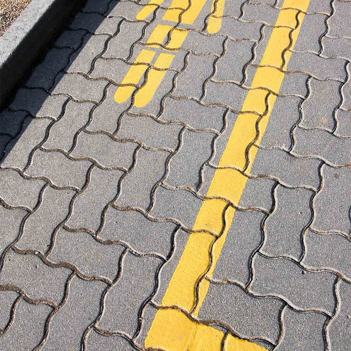 szürke
